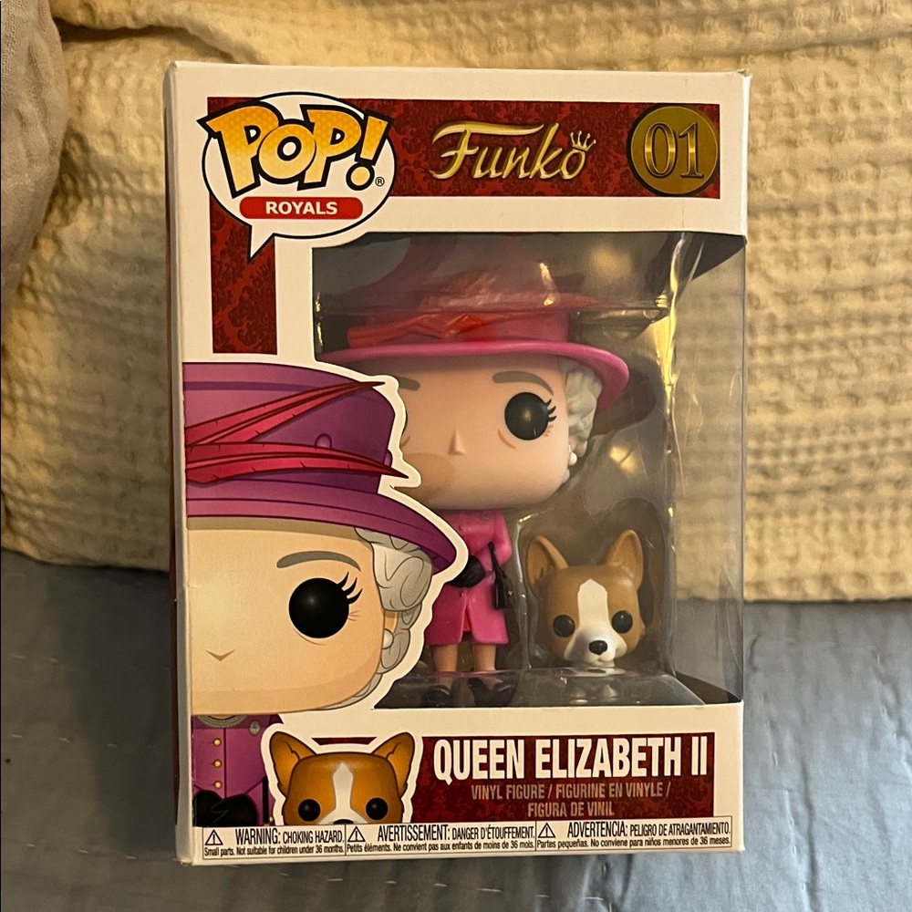 Funko Pop! Royals Queen Elizabeth II with Corgi - Pink and White